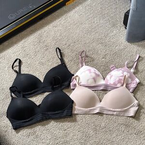**Bundle 4 Auden bras